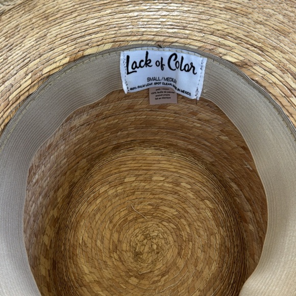 Lack of color hat - Picture 2 of 3